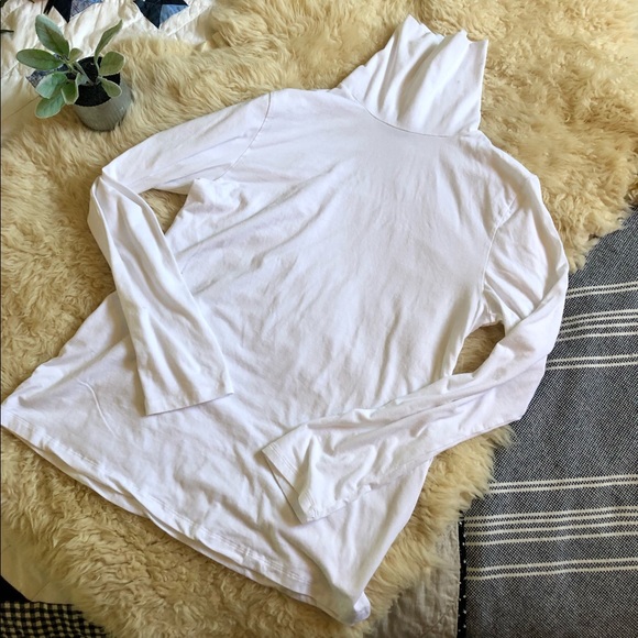 Felina Tops - Milky white layering turtleneck 🍶